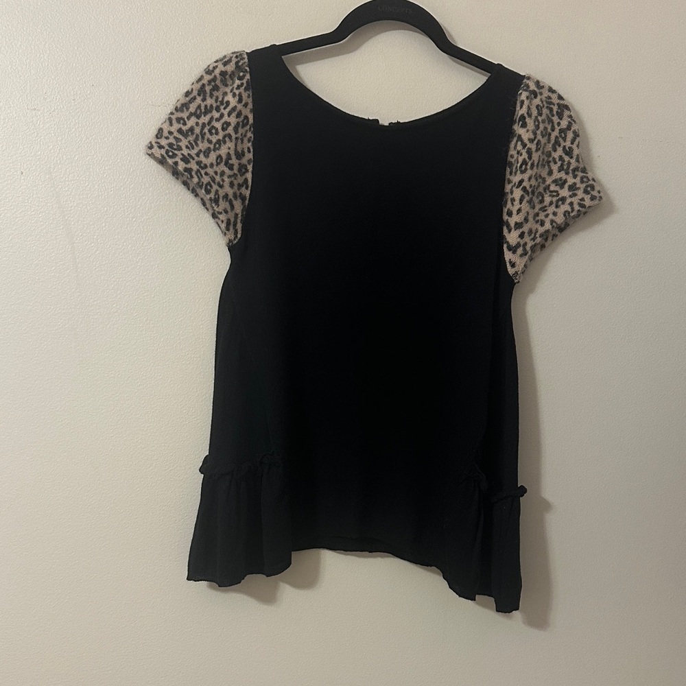 Anthropologie Leifsdottir Short Sleeve Black & Animal Print Sweater Size XS NWT - Picture 2 of 9